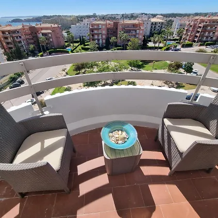Junto A Com Piscina. Portimao